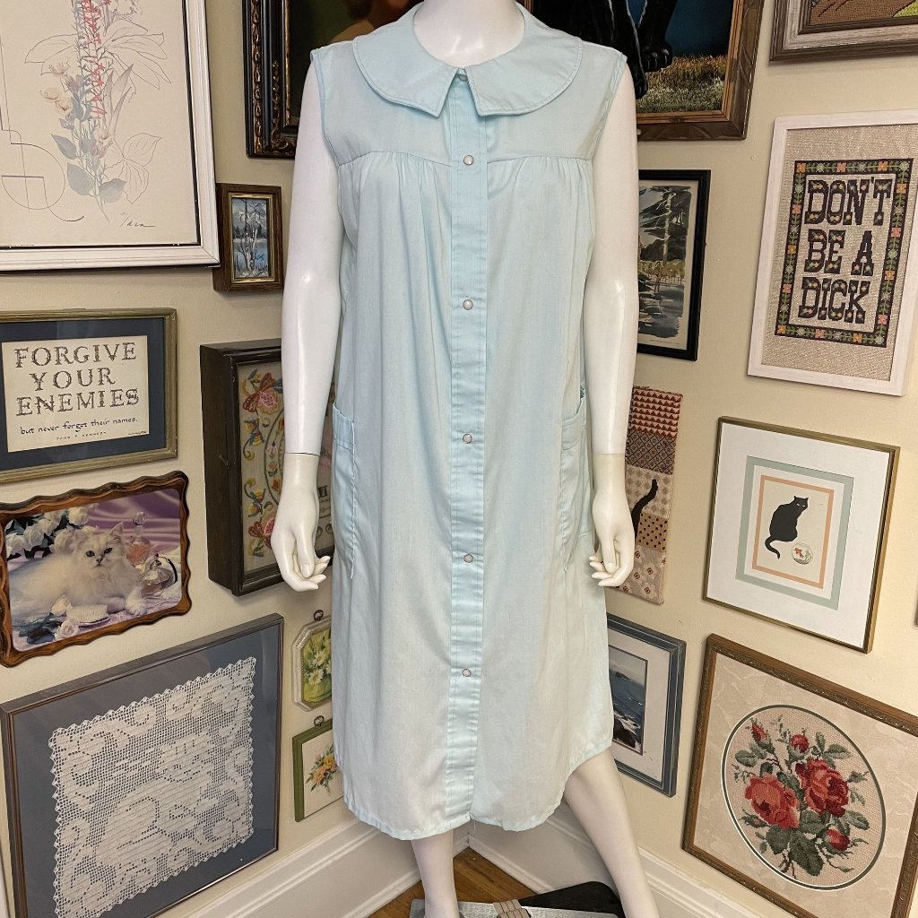 80s Vintage Light Blue Sleeveless House Dress W/ Peter Pan Collar & Pockets M